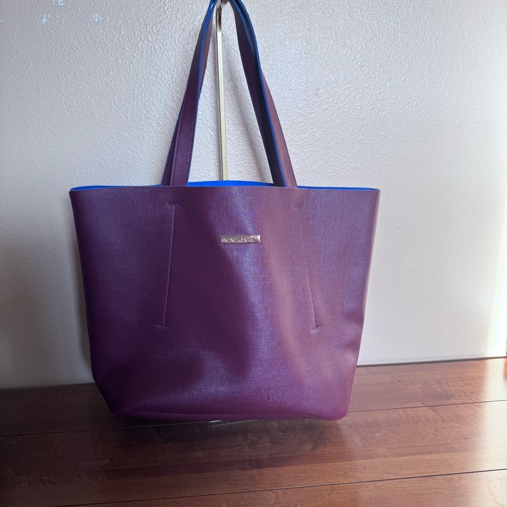 Oscar de la Renta Faux Leather Open Tote Elegant Burgundy Bag